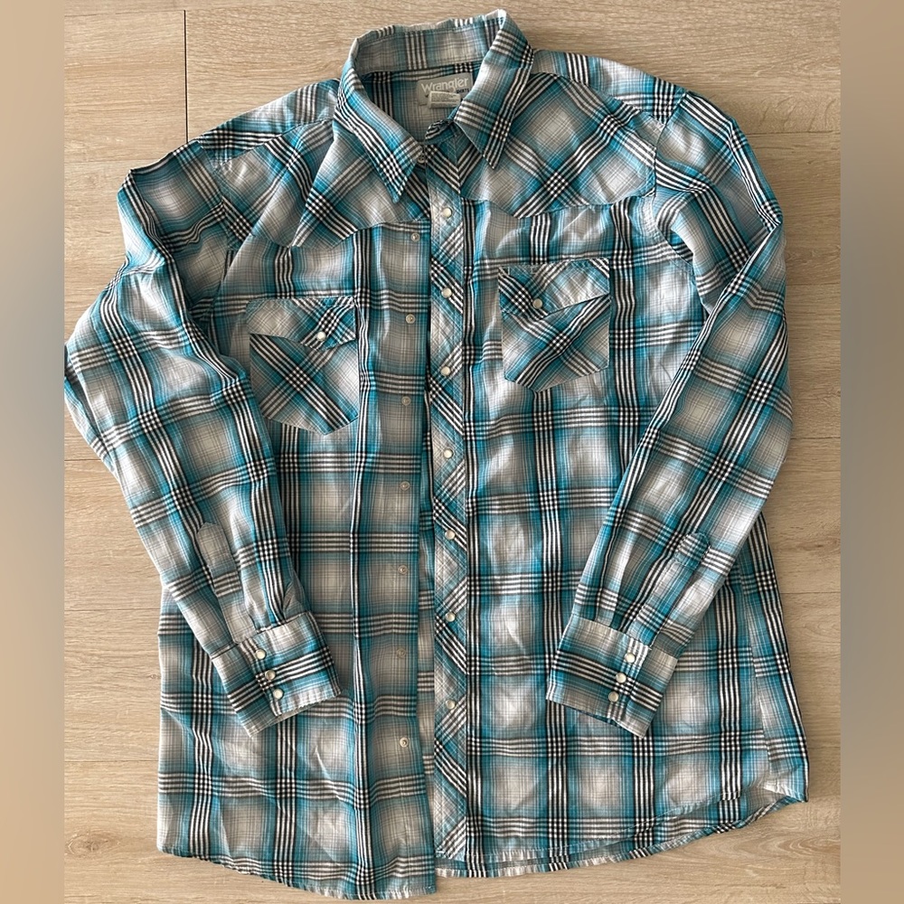 WRANGLER BUTTON UP